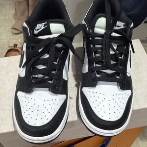 Nike Classic Black and White Athletic Shoes/ Panda Dunk Retro